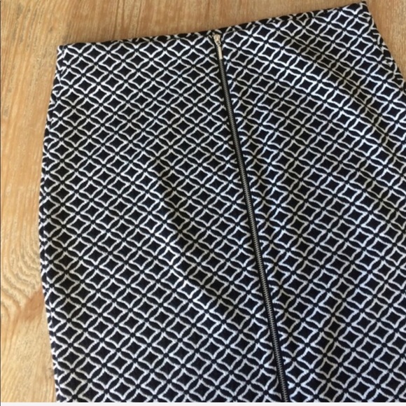 Body Con Skirt - Picture 3 of 3